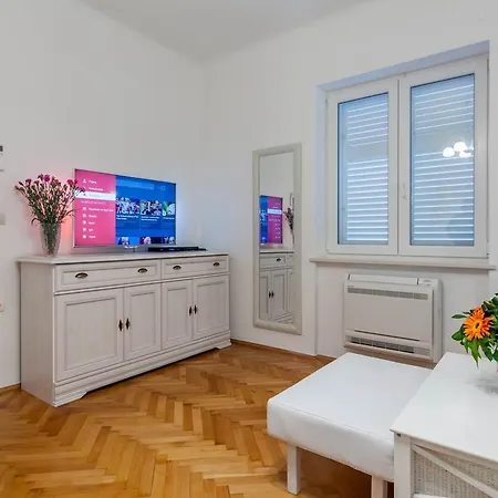 Appartement Chic In Center Split