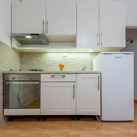 Chic In Center Apartman *